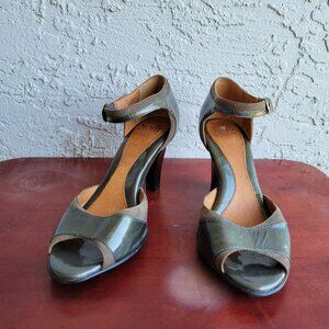 Sofft Green leather round peep toe buckle ankle strap sandal heels 7 N